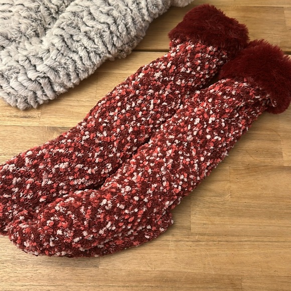 JANE and BLEECKER ⭐️ slipper socks - Picture 3 of 4